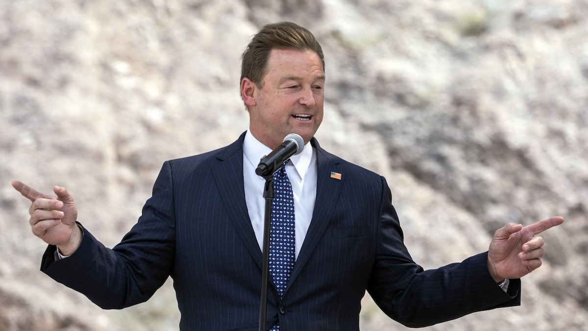 Sen. Dean Heller, R-Nev. speaks during the grand opening of the 15-mile stretch of Interstate 11 bypassing Boulder City on Thursday, Aug. 9, 1018. (Jeff Scheid/The Nevada Independent)